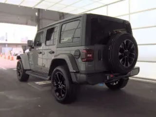 Jeep Wrangler 2023 4x4 Sahara 4xe 4 puertas SUV