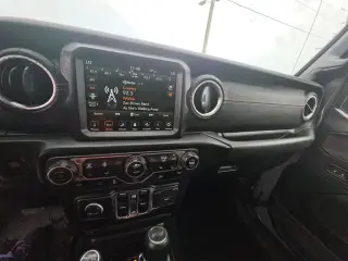 Jeep Wrangler 2023 4x4 Sahara 4xe 4 puertas SUV