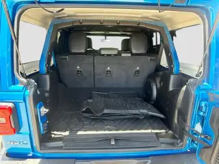 Jeep Wrangler Unlimited 2022 4x4 Sahara 4xe 4 puertas SUV