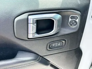 Jeep Wrangler Unlimited 2022 4x4 Sahara 4xe 4 puertas SUV