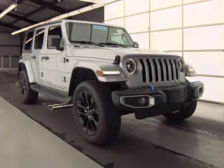 Jeep Wrangler 2023 4x4 High Altitude 4xe 4 puertas SUV