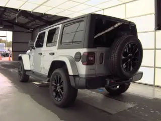Jeep Wrangler 2023 4x4 High Altitude 4xe 4 puertas SUV