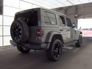 Jeep Wrangler Unlimited 2022 4x4 Sahara 4xe 4 puertas SUV