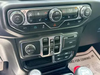 Jeep Wrangler 2023 4x4 High Altitude 4xe 4 puertas SUV
