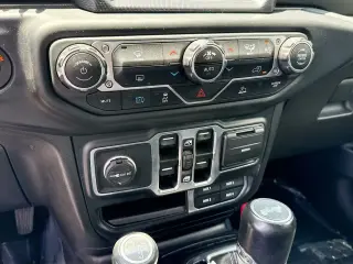 Jeep Wrangler 2023 4x4 Sahara 4xe 4 puertas SUV