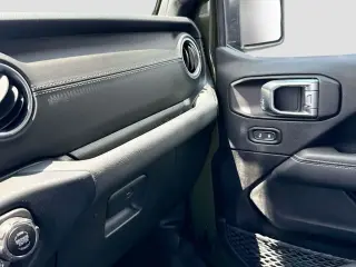 Jeep Wrangler 2023 4x4 Sahara 4xe 4 puertas SUV