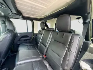 Jeep Wrangler 2023 4x4 Sahara 4xe 4 puertas SUV