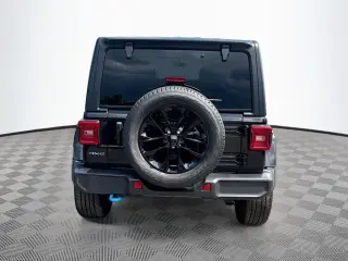 Jeep Wrangler 2023 4x4 High Altitude 4xe 4 puertas SUV