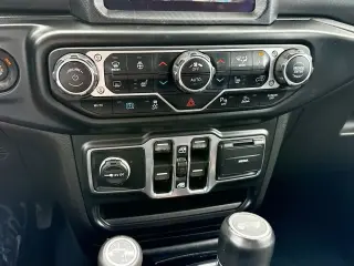 Jeep Wrangler 2023 4x4 Sahara 4xe 4 puertas SUV