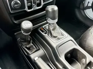 Jeep Wrangler 2023 4x4 Sahara 4xe 4 puertas SUV