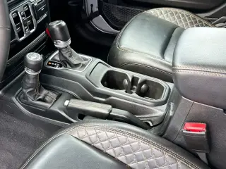 Jeep Wrangler 2023 4x4 Sahara 4xe 4 puertas SUV