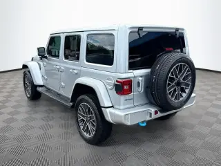 Jeep Wrangler 2023 4x4 Sahara 4xe 4 puertas SUV
