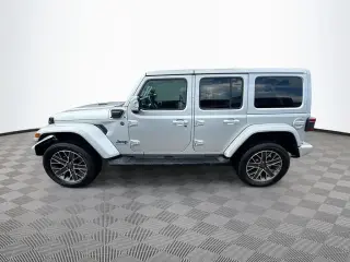 Jeep Wrangler 2023 4x4 Sahara 4xe 4 puertas SUV