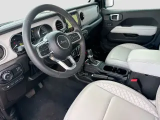 Jeep Wrangler 2023 4x4 High Altitude 4xe 4 puertas SUV