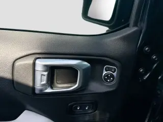 Jeep Wrangler 2023 4x4 High Altitude 4xe 4 puertas SUV