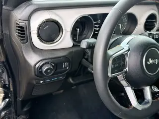 Jeep Wrangler 2023 4x4 High Altitude 4xe 4 puertas SUV