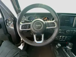 Jeep Wrangler 2023 4x4 Sahara 4xe 4 puertas SUV