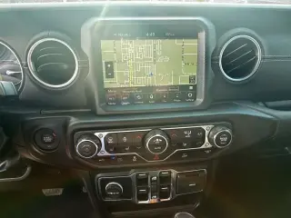 Jeep Wrangler 2023 4x4 Sahara 4xe 4 puertas SUV