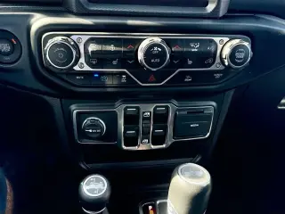Jeep Wrangler 2023 4x4 Sahara 4xe 4 puertas SUV