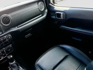 Jeep Wrangler 2023 4x4 Sahara 4xe 4 puertas SUV