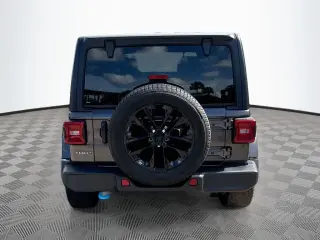Jeep Wrangler 2023 4x4 Sahara 4xe 4 puertas SUV