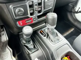 Jeep Wrangler 2023 4x4 Rubicon 4xe Edición 20 Aniversario 4 puertas SUV