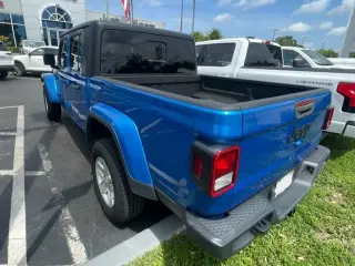 Jeep Gladiator 2022 4x4 Sport 4 puertas Crew Cab 5.0 pies SB