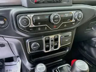 Jeep Gladiator 2023 4x4 Willys Sport 4 puertas Crew Cab 5.0 pies SB