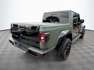 Jeep Gladiator 2021 4x4 Overland 4 puertas Crew Cab 5.0 pies. SB