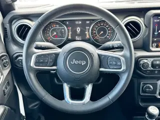 Jeep Gladiator 2023 4x4 Overland 4 puertas Cabina Crew 5.0 pies. SB