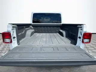 Jeep Gladiator 2023 4x4 Overland 4 puertas Cabina Crew 5.0 pies. SB