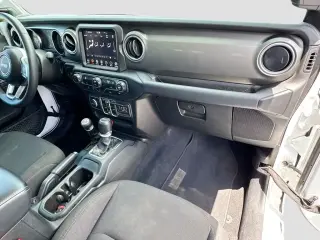 Jeep Gladiator 2023 4x4 Overland 4 puertas Cabina Crew 5.0 pies. SB