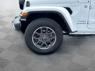 Jeep Gladiator 2023 4x4 Overland 4 puertas Cabina Crew 5.0 pies. SB