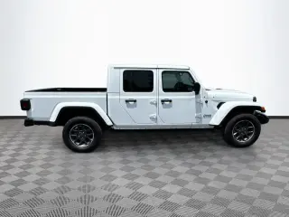 Jeep Gladiator 2023 4x4 Overland 4 puertas Cabina Crew 5.0 pies. SB