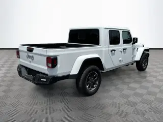 Jeep Gladiator 2023 4x4 Overland 4 puertas Cabina Crew 5.0 pies. SB