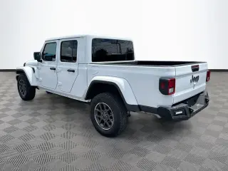 Jeep Gladiator 2023 4x4 Overland 4 puertas Cabina Crew 5.0 pies. SB