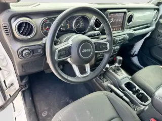 Jeep Gladiator 2023 4x4 Overland 4 puertas Cabina Crew 5.0 pies. SB