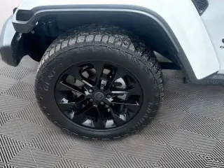 Jeep Gladiator 2025 4x4 Big Bear 4 puertas Crew Cab 5.0 pies SB