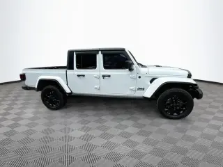 Jeep Gladiator 2025 4x4 Big Bear 4 puertas Crew Cab 5.0 pies SB