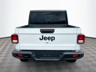 Jeep Gladiator 2025 4x4 Big Bear 4 puertas Crew Cab 5.0 pies SB