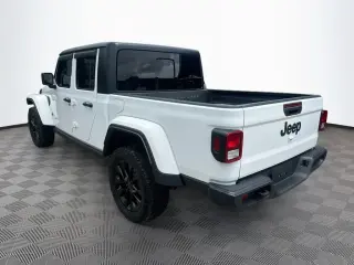 Jeep Gladiator 2025 4x4 Big Bear 4 puertas Crew Cab 5.0 pies SB