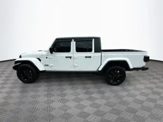 Jeep Gladiator 2025 4x4 Big Bear 4 puertas Crew Cab 5.0 pies SB