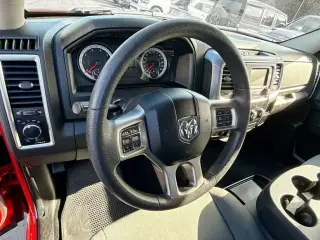 Ram 1500 Classic 2022 4x2 SLT Cabina Doble 4 puertas 5.5 pies Caja Corta Pickup
