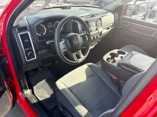 Ram 1500 Classic 2022 4x2 SLT Cabina Doble 4 puertas 5.5 pies Caja Corta Pickup
