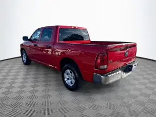 Ram 1500 Classic 2022 4x2 SLT Cabina Doble 4 puertas 5.5 pies Caja Corta Pickup