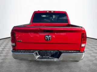 Ram 1500 Classic 2022 4x2 SLT Cabina Doble 4 puertas 5.5 pies Caja Corta Pickup