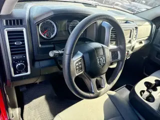 Ram 1500 Classic 2022 4x2 SLT Cabina Doble 4 puertas 5.5 pies Caja Corta Pickup
