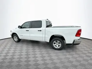 Ram 1500 2025 4x2 Big Horn Cabina Crew de 4 puertas, caja de 5.6 pies