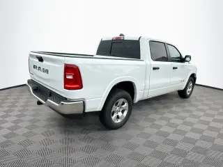 Ram 1500 2025 4x2 Big Horn Cabina Crew de 4 puertas, caja de 5.6 pies
