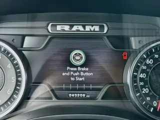 Ram 1500 2022 4x2 Big Horn Cabina de tripulación de 4 puertas y caja de 5.6 pies